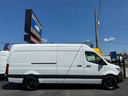 2025 Mercedes-Benz Sprinter 2500 High Roof