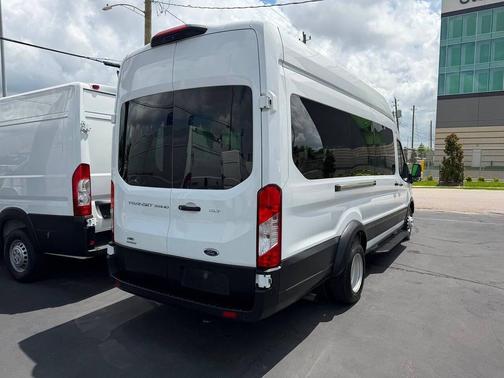 Oxford White 2023 Ford Transit-350 XL