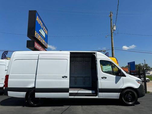 2025 Mercedes-Benz Sprinter 2500 High Roof