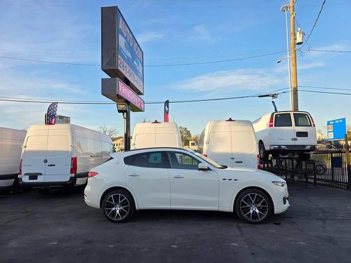 2017 Maserati Levante S