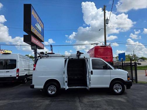 2022 GMC Savana 2500 Work Van