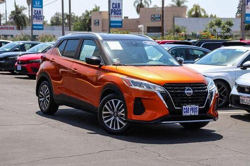 Monarch Orange / Super Black 2022 Nissan Kicks SV