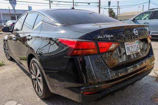 Black 2022 Nissan Altima 2.5 SV