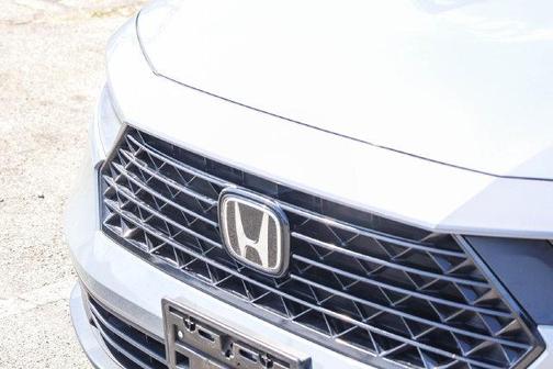 Urban Gray Pearl 2025 Honda Accord SE