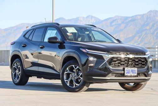 Black Metallic 2025 Chevrolet Trax LT