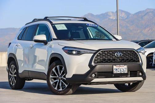 2024 Toyota Corolla Cross XLE