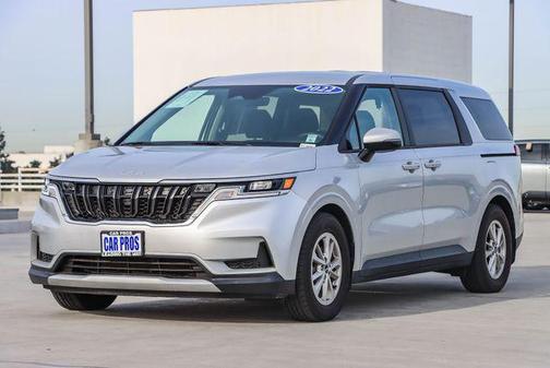 2022 Kia Carnival LX