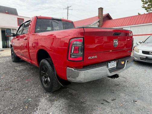 2018 RAM 1500 SLT