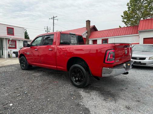 2018 RAM 1500 SLT