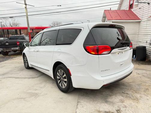 2020 Chrysler Pacifica Touring-L Plus