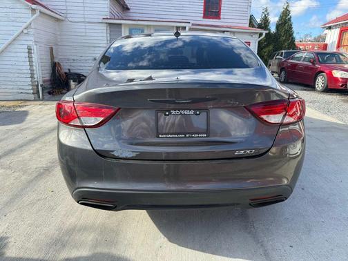 2015 Chrysler 200 S