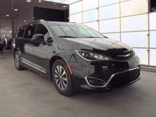 2020 Chrysler Pacifica Touring-L Plus