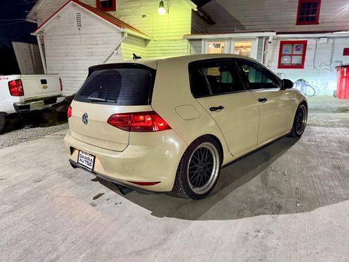 2017 Volkswagen Golf GTI 2.0T S 4-Door