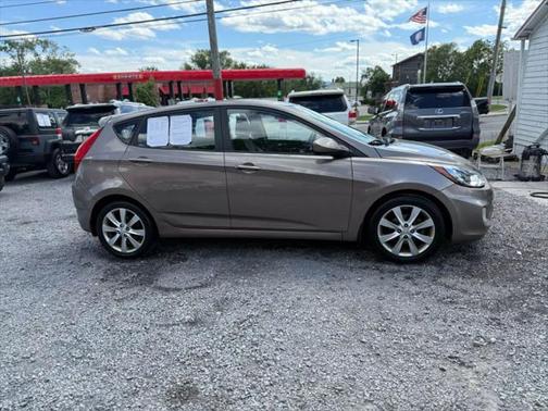 2012 Hyundai Accent SE