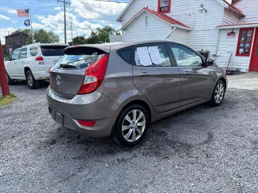 2012 Hyundai Accent SE