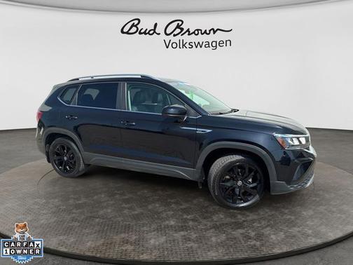 Deep Black Pearl Effect 2023 Volkswagen Taos 1.5T SE