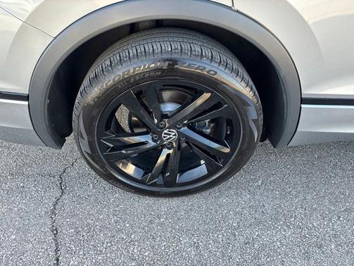 Pyrite Silver Metallic 2023 Volkswagen Tiguan 2.0T SE R-Line Black