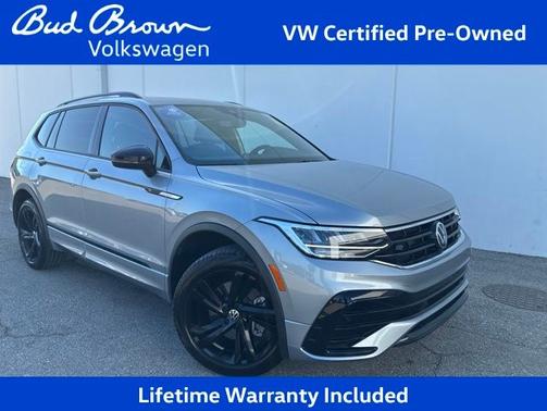 Pyrite Silver Metallic 2023 Volkswagen Tiguan 2.0T SE R-Line Black