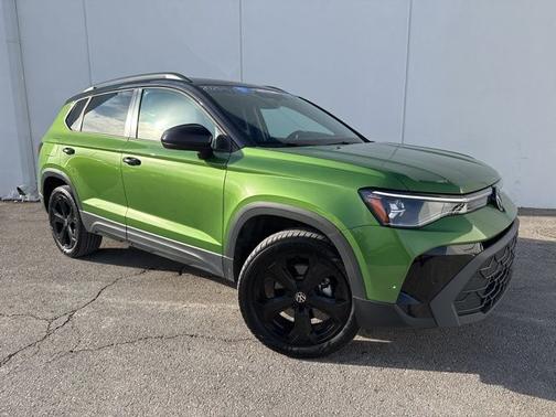 2025 Volkswagen Taos 1.5T SE Black