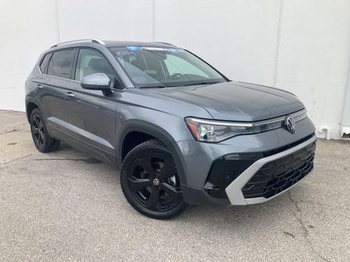 Platinum Gray Metallic 2025 Volkswagen Taos 1.5T SEL