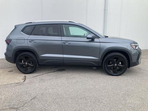 Platinum Gray Metallic 2025 Volkswagen Taos 1.5T SEL