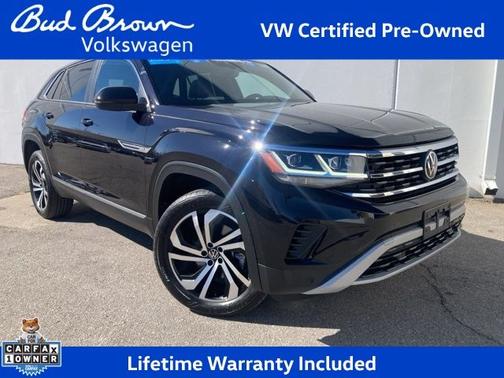 Deep Black Pearl Effect 2023 Volkswagen Atlas Cross Sport 2.0T SEL