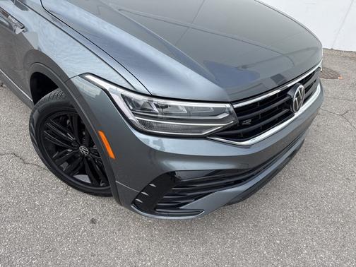 2022 Volkswagen Tiguan 2.0T SE R-Line Black