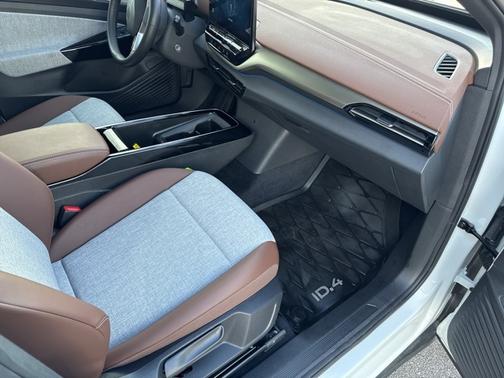 2023 Volkswagen ID.4 Pro