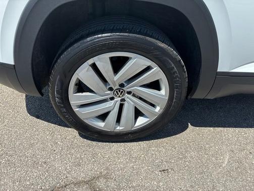 Pure White 2023 Volkswagen Atlas Cross Sport 2.0T SE w/ Technology