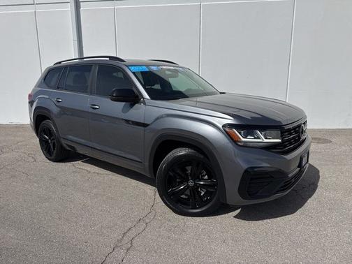 Platinum Gray Metallic 2023 Volkswagen Atlas 3.6 V6 SEL R-Line Black