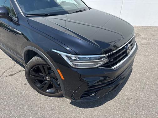 2024 Volkswagen Tiguan 2.0T SE R-Line Black