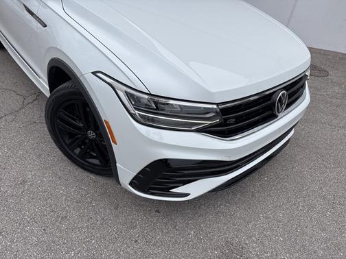 2022 Volkswagen Tiguan 2.0T SE R-Line Black