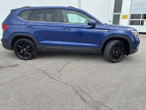 Blue Dusk 2023 Volkswagen Taos 1.5T SE
