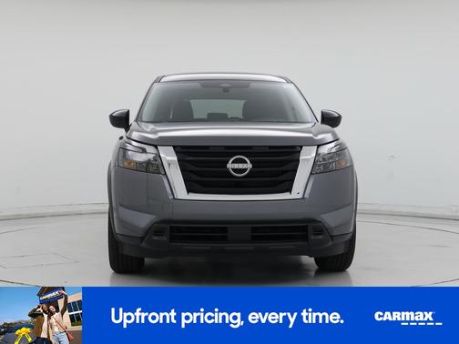 2025 Nissan Pathfinder S