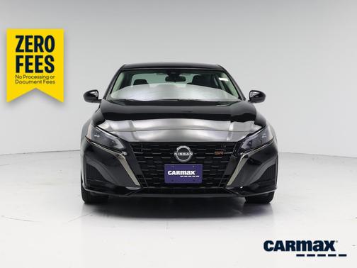 Black 2023 Nissan Altima SR