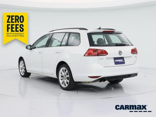 White 2016 Volkswagen Golf SE