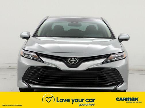 Photo 5 of 25 of 2018 Toyota Camry LE