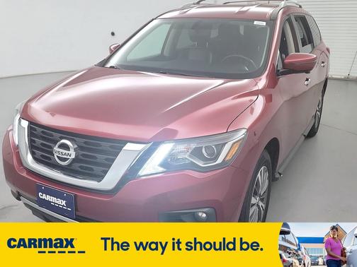 2017 Nissan Pathfinder SL