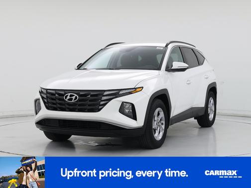White 2023 Hyundai TUCSON SEL
