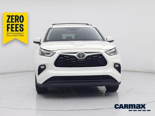 White 2020 Toyota Highlander XLE
