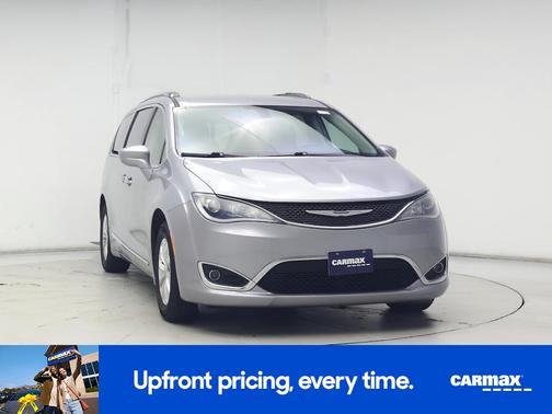 Gray 2019 Chrysler Pacifica Touring L