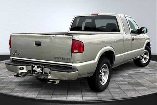 2002 Chevrolet S-10 Base