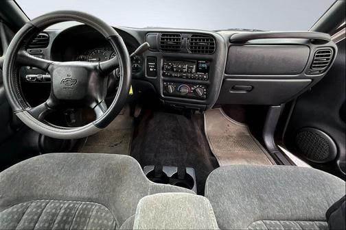 2002 Chevrolet S-10 Base