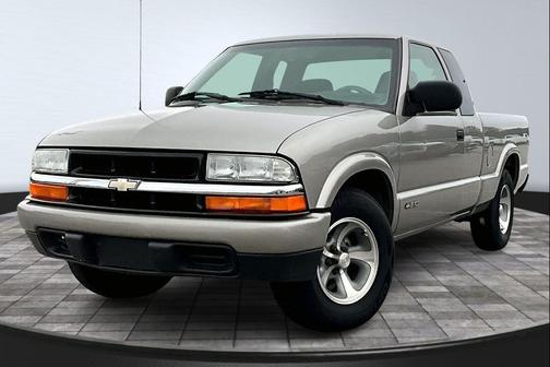 2002 Chevrolet S-10 Base