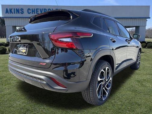Mosaic Black Metallic 2026 Chevrolet Trax FWD 2RS