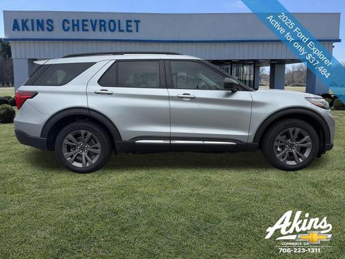 Iconic Silver Metallic 2025 Ford Explorer Active