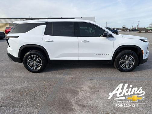 2025 Chevrolet Traverse LT