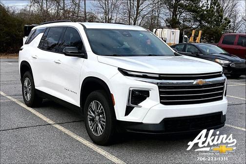 2025 Chevrolet Traverse LT