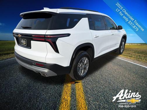 2025 Chevrolet Traverse LT