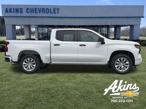 Summit White 2026 Chevrolet Silverado 1500 Custom